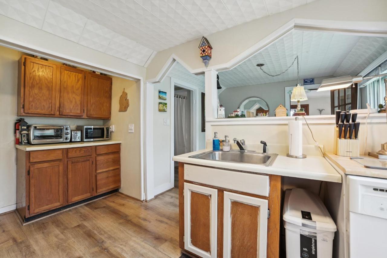 Boyne City Cottage Walk To Downtown And Lake! Екстериор снимка
