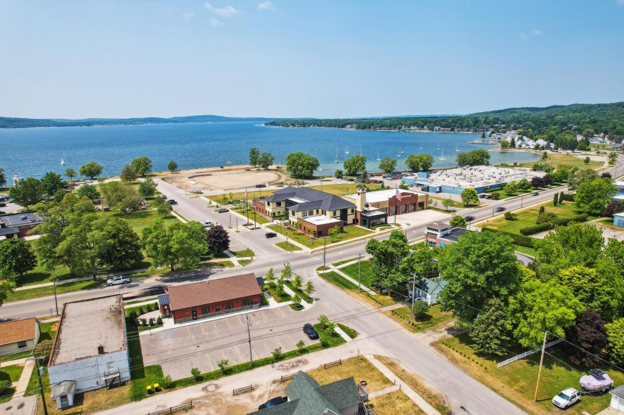 Boyne City Cottage Walk To Downtown And Lake! Екстериор снимка